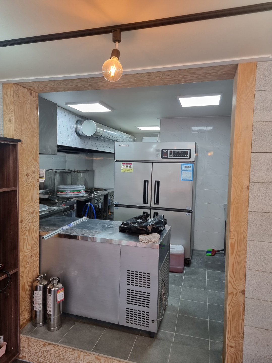 2084360905_LWMdutER_fbabfdb5410cb710329b41cfdc74ef7deebdd7e9.jpg 이미지크게보기